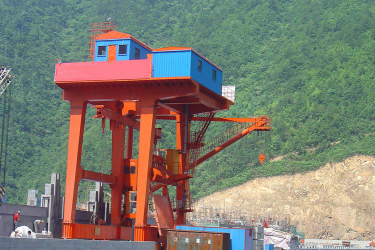 SPECIAL CRANE 0001