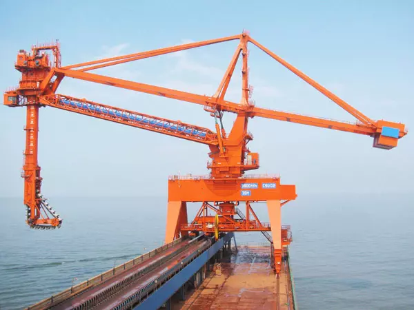 PORTAL CRANE 0001