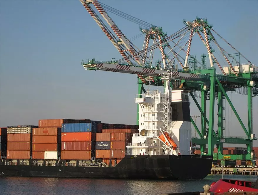 CONTAINER CRANE 0001