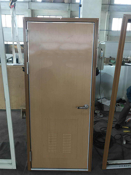 OUTFITTING EQUIPMENT 0004