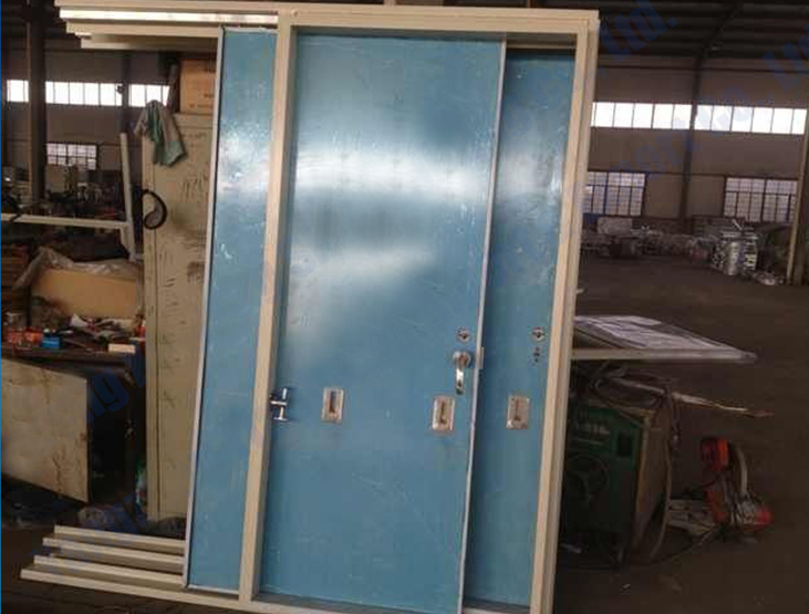 OUTFITTING EQUIPMENT 0249