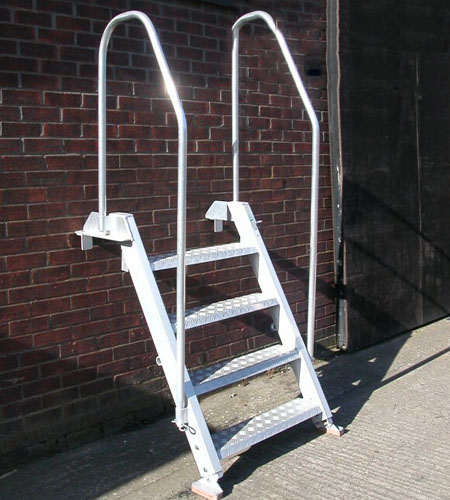 OUTFITTING EQUIPMENT 0144