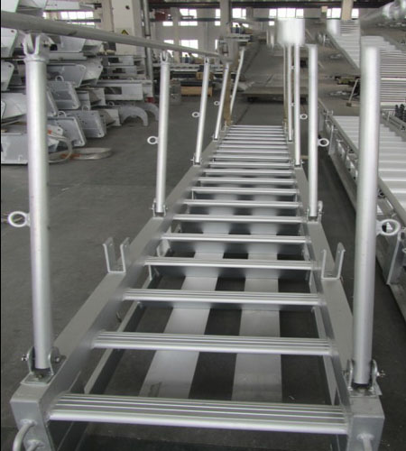 OUTFITTING EQUIPMENT 0173