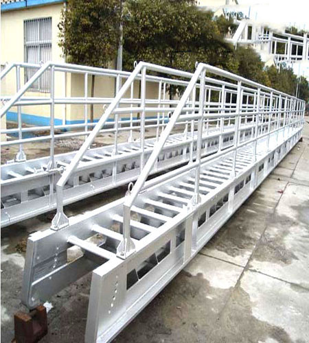 OUTFITTING EQUIPMENT 0174