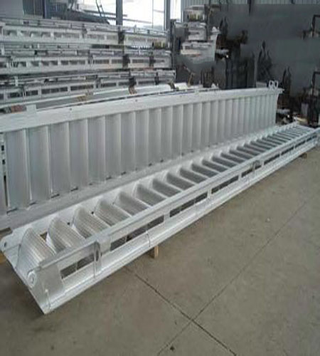 OUTFITTING EQUIPMENT 0173