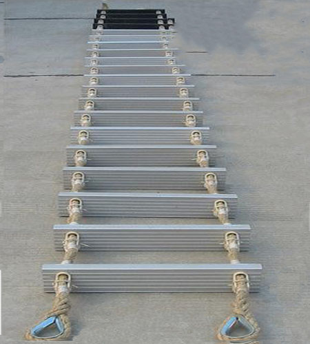 OUTFITTING EQUIPMENT 0395