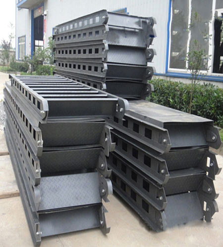 OUTFITTING EQUIPMENT 0295