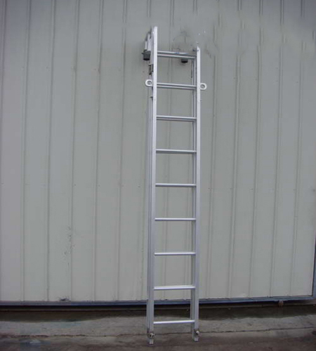 OUTFITTING EQUIPMENT 0401