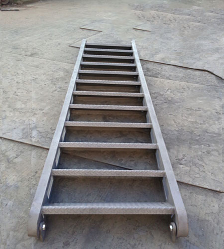 OUTFITTING EQUIPMENT 0388