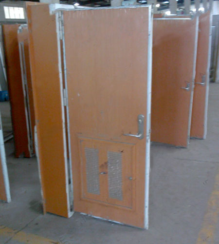 OUTFITTING EQUIPMENT 0348